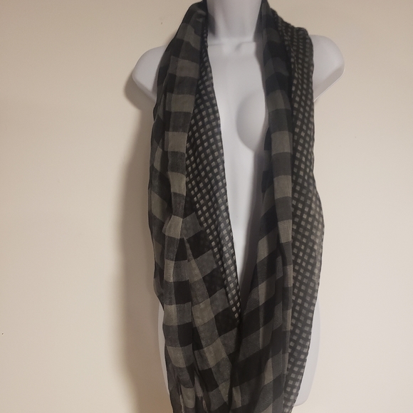 *FREE* Scarf